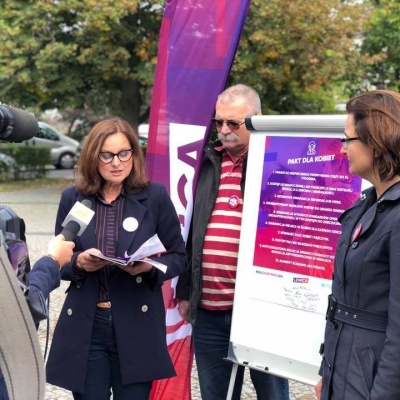 Kandydatki Lewicy zaprezentowały Pakt dla Kobiet w Radomsku